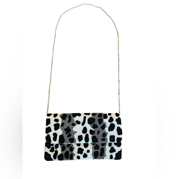Francesca's Beaded Black & Cream Animal print cross/Shoulder Bag w/gold chain - Picture 6 of 17